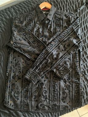 V.I.P Collection Black men’s button up long sleeve shirt